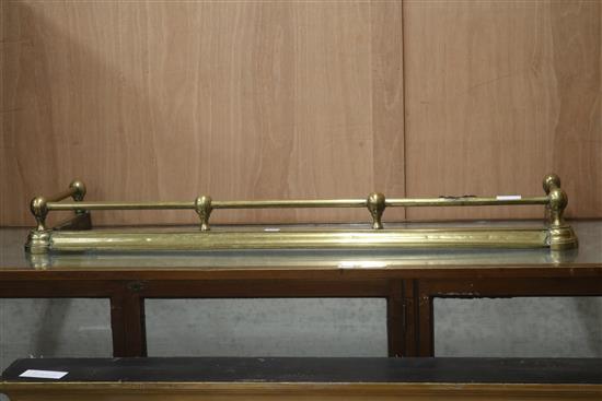 A brass fender W.124cm